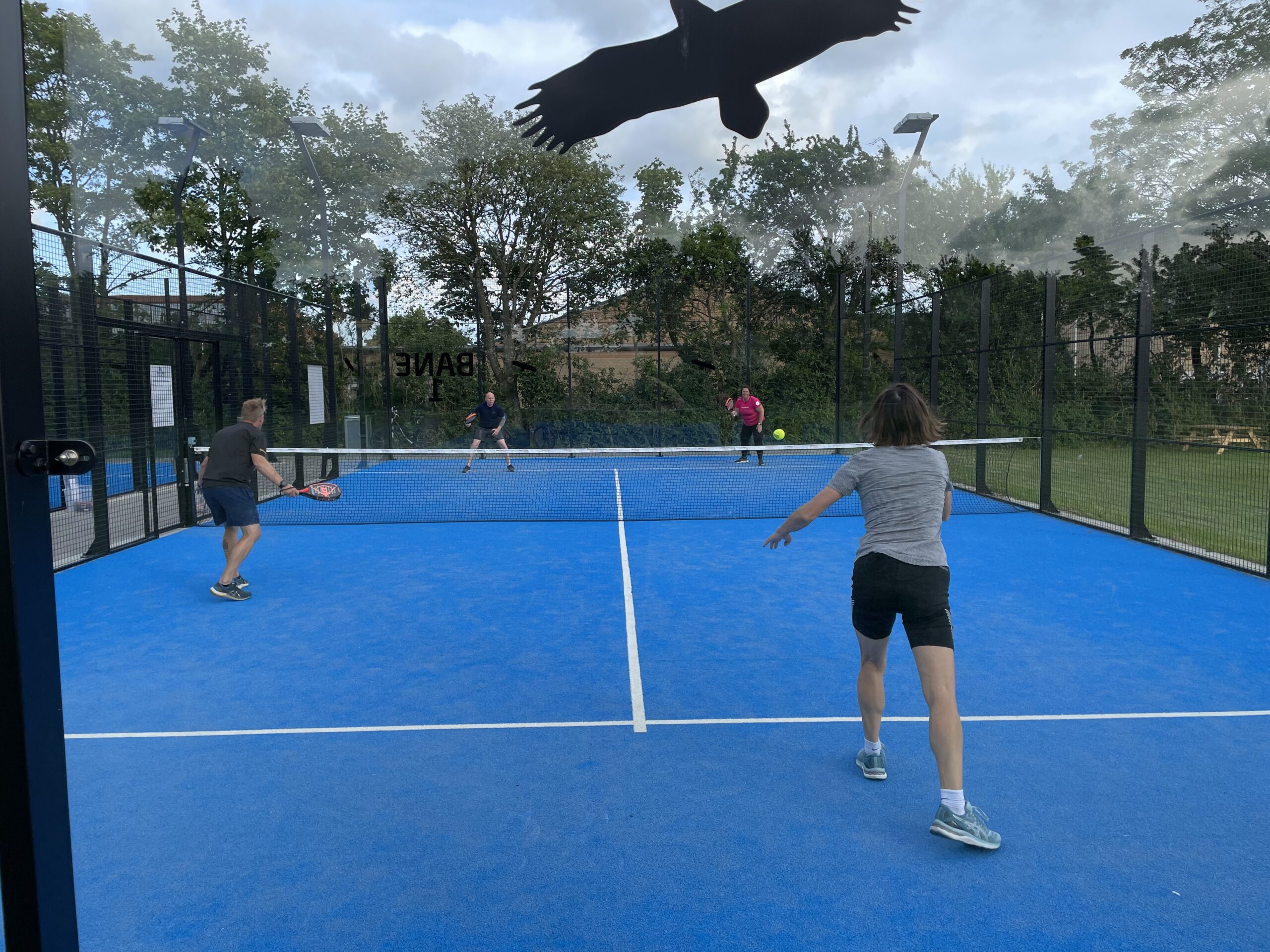 AFLYST// Tapas og padel for damer 26/05-23